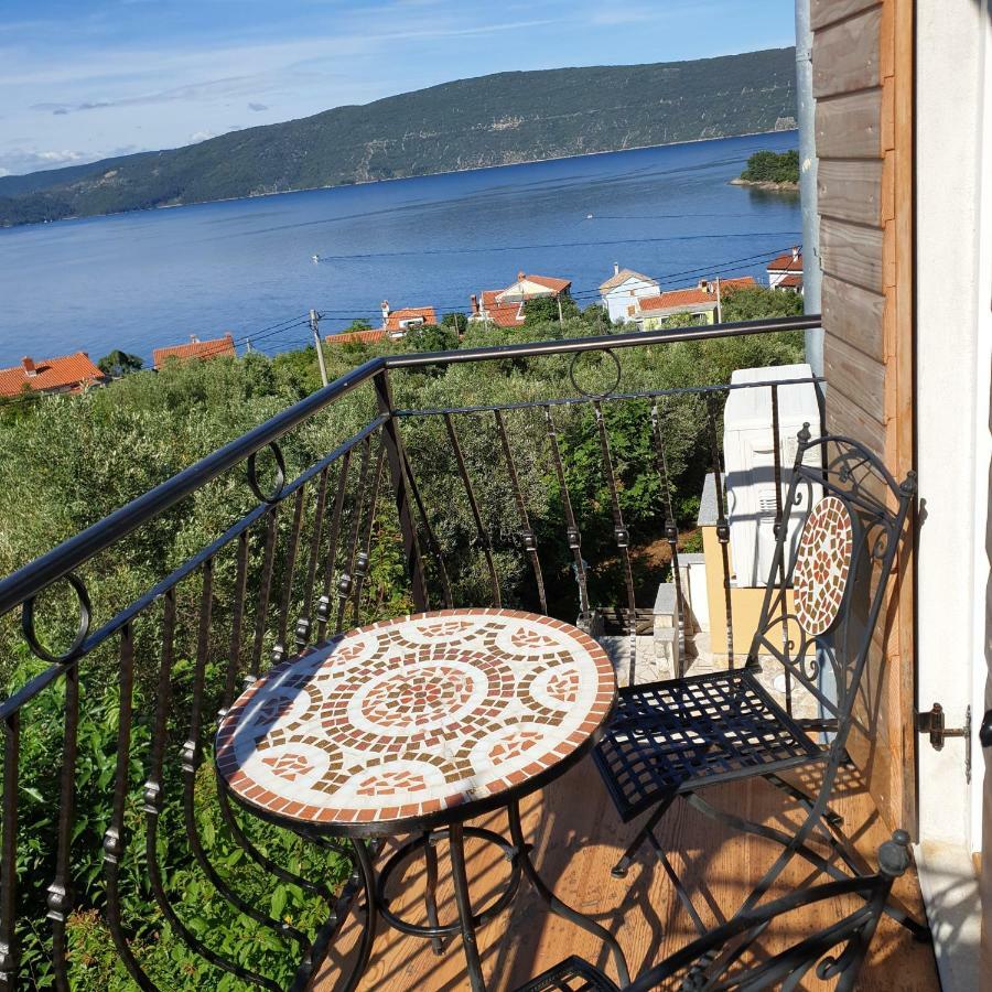 Apartment Marina Valun Exteriör bild